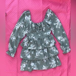 NWOT Large pistachio green with white flowers dress,beautiful for spring/summer.